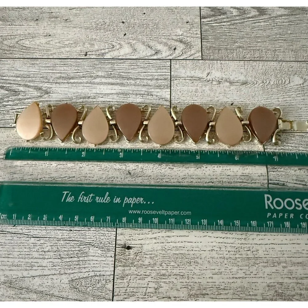 Vintage Chunky Gold Tone 2 Tone Thermoset Lucite Link Bracelet Collector’s Item